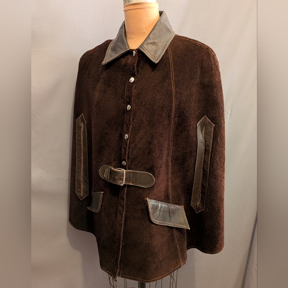 Vintage 1960s Chocolate Brown Suede + Leather Cape Poncho  Hippie style. M-L - Picture 3 of 7